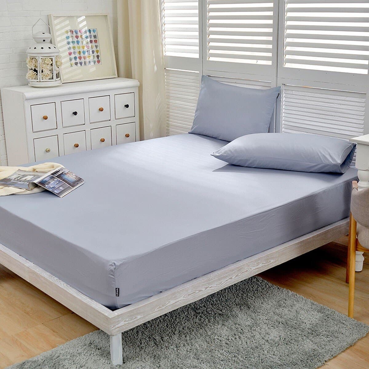 La Belle Set Bed Sheet & Pillowcase King Size 200 Thread Count Putih Abu-Abu Muda 180 cm x 210 cm