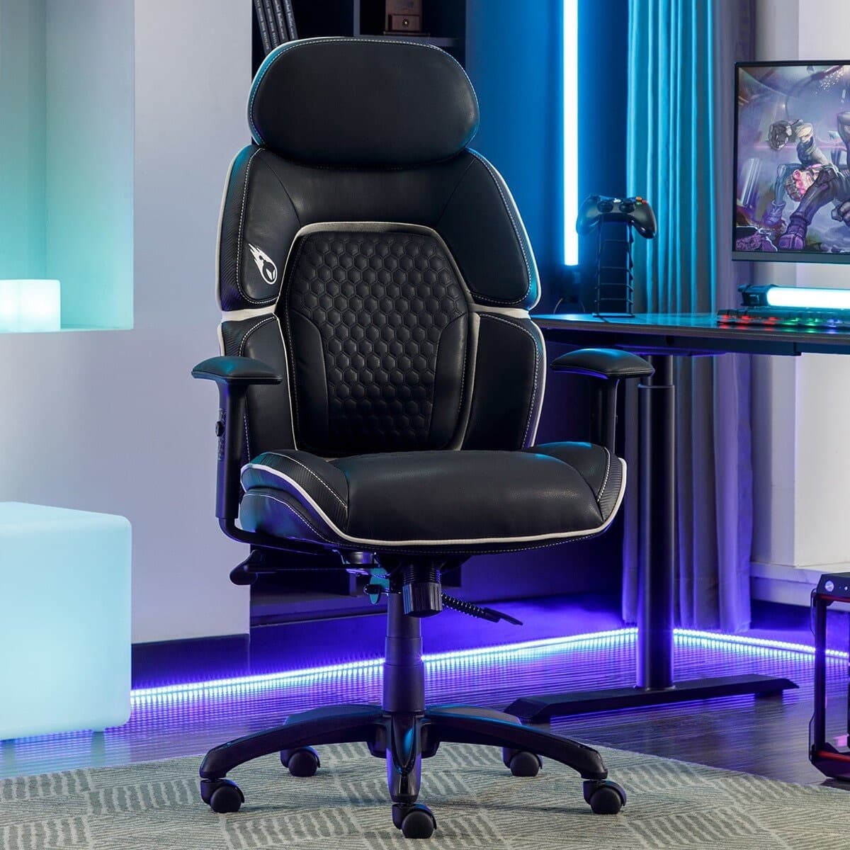 True Innovations Chair Gaming Hitam Putih