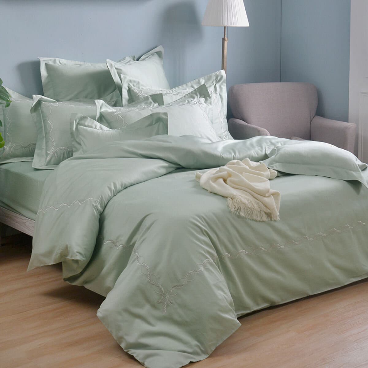 La Belle Bed Sheet Set 4 pcs Twin Size 150 cm x 186 cm Vining Style Kuning Daun